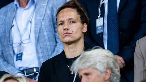 Babett Peter in der Zuschauerrolle bei der Frauen-EM