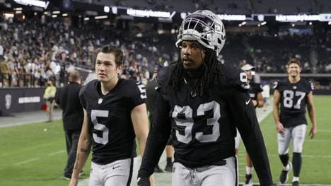 Dominik Eberle (l.) spielt nun bei den Carolina Panthers