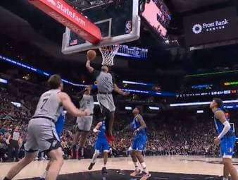 NBA-Spieler Stephon Castle von den San Antonio Spurs überzeugte mit seinem Auftritt gegen die Dallas Mavericks und knackte sogar die 40-Punkte-Marke 