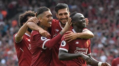 Liverpools Sadio Mane (r.) lässt sich für sein Tor zum 2:0 feiern