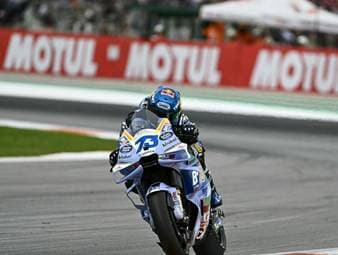 Alex Márquez gewinnt in Valencia