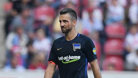 Vedad Ibisevic muss in der 90. Minute das Feld verlassen