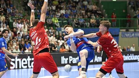 Johannes Wasielewski (M.) und der BHC steigen auf