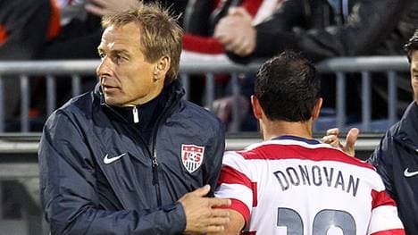 Der Weltmeister von 1990 führt das US-Team zur WM in Brasilien. Dann streicht er überraschend seinen Star Landon Donovan aus dem Kader. Doch der Erfolg soll ihm Recht geben