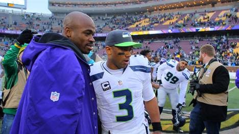 Bekommt Russell Wilson (r.) mit Adrian Peterson bald hochkarätige Verstärkung?