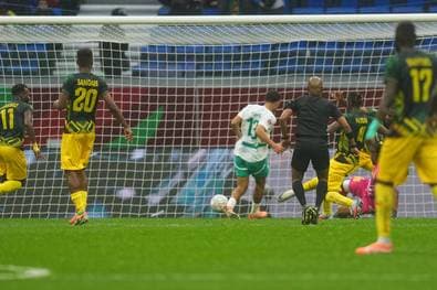 Senegal dank Patzer im Halbfinale