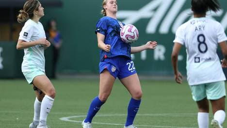 Annie Karich (am Ball) soll den SC freiburg verstärken