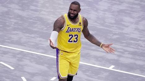 Bleibt Basketball Megastar LeBron James bei den LA Lakers? 