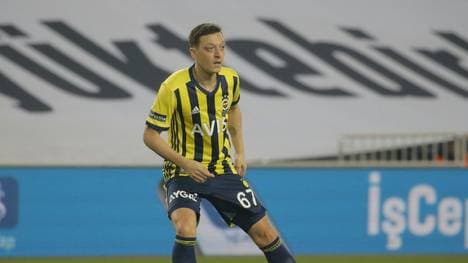 Mesut Özil und Fenerbahce verloren gegen  Göztepe Izmir