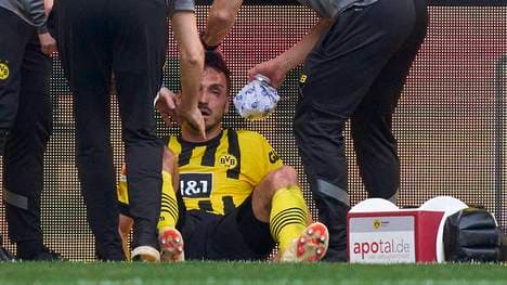 Mats Hummels nach dem Treffer am Kopf