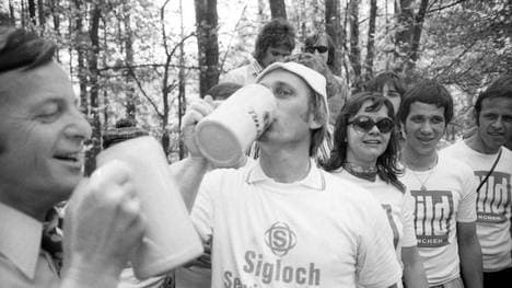 Trainer Udo Lattek war ein Freund davon, die Feste so zu feiern, wie sie fallen