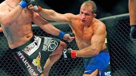 Der brasilianische Schwergewichtler Junior Dos Santos gewann in Zagreb den Hauptkampf gegen Ben Rothwell