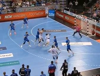 Die Highlights der Partie TVB Stuttgart - THW Kiel aus der Handball-Bundesliga im Video. 
