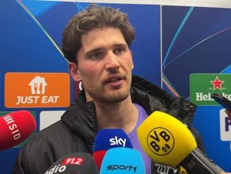 Ein Fehlpass von Gregor Kobel leitet den Elfmeter für Atalanta Bergamo ein, der letztlich zum Champions-League-Aus von Borussia Dortmund führt. Der BVB-Torhüter nimmt den Aussetzer auf seine Kappe.