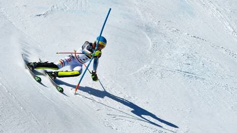 Felix Neureuther liegt auf Rang fünf