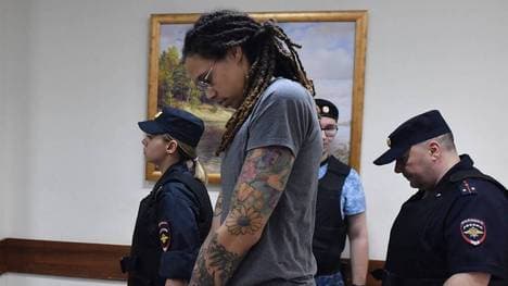 Brittney Griner ist von ihrem bisherigen Gefängnis in ein Straflager verlegt worden