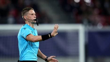 Pfeift den BVB in Barcelona: Espen Eskas