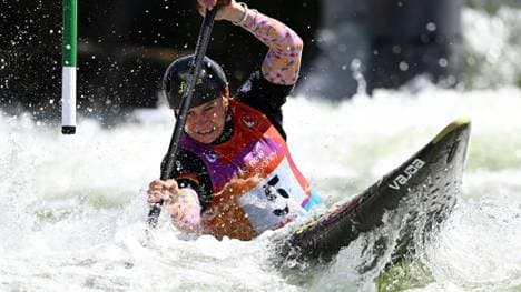 Elena Lilik kämpft im Wildwasser