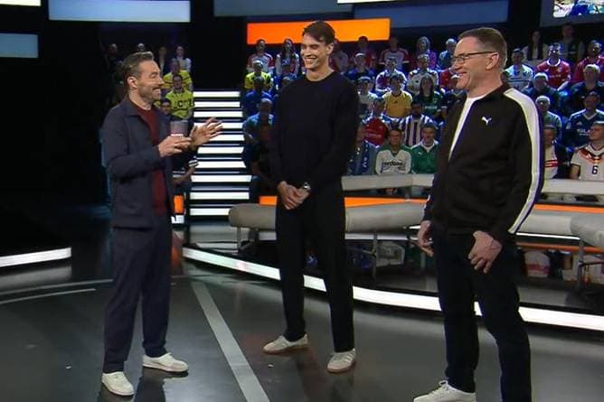 Beim Wort "Experten" lächelt Gislason im Sportstudio süffisant