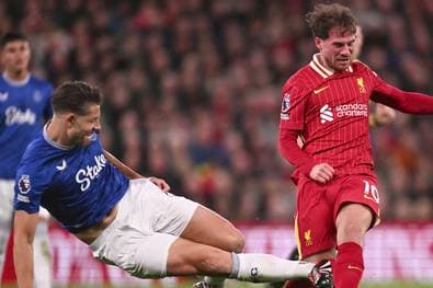 "Brillantes Tackling"? Brutales Derby-Foul spaltet Liverpool