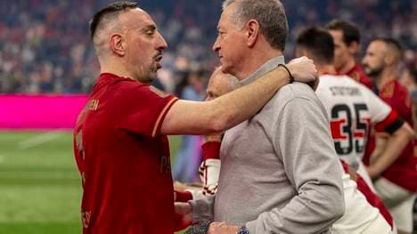 Franck Ribéry mit seinem früheren Bayern-Physiotherapeuten Giovanni Bianchi