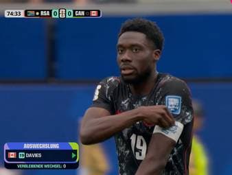 Alphonso Davies wird im Sechzehntelfinale für Kanada eingewechselt. Der Bayern-Star scheint gerade fit genug, um seine Nation vor dem Ausscheiden retten zu wollen. 