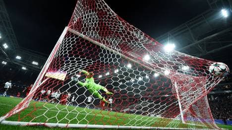 Loris Karius kassierte in der 23. Minute einen Freistoßtreffer