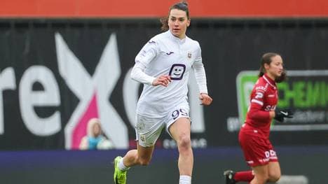 Amélie Delabre verstärkt Kölns Offensive