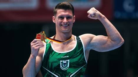 Lukas Dauser feiert Meistertitel am Barren