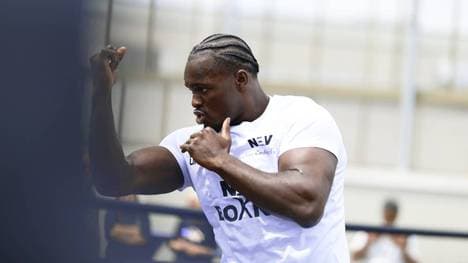 Nelvie Tiafack gibt sein Profi-Debüt