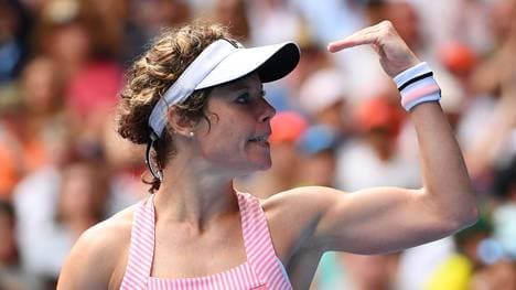 Laura Siegemund freut sich nach ihrem Sieg gegen Victoria Asarenka