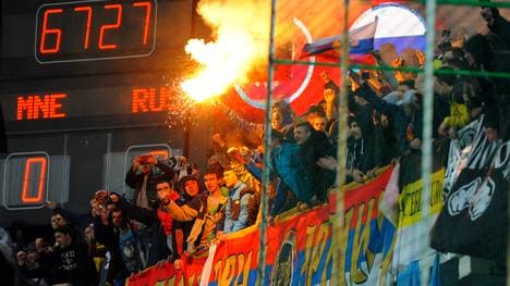 Ausschreitungen beim Spiel Montenegro gegen Russland in der EM-Qualifikation