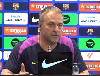 Vor dem Stadtderby gegen Espanyol weicht Barça-Trainer Hansi Flick Fragen zur Zukunft von Robert Lewandowski aus. Die Kaderplanung für die nächste Saison sei die Aufgabe von Sportdirektor Deco.