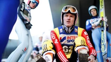 Severin Freund (Mitte) fällt für den Rest der Saison aus