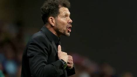 Nase an Nase mit Sebastian Kehl: Diego Simeone 
