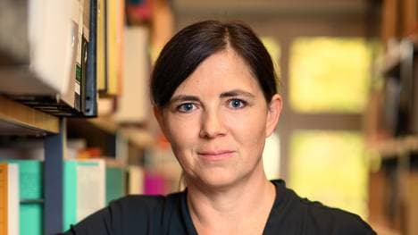 Thaya Vester ist Kriminologin mit Fußballherz