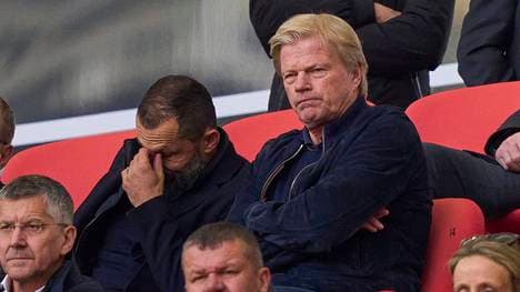 Hasan Salihamidzic (l.) und Oliver Kahn stehen beim FC Bayern in der Kritik