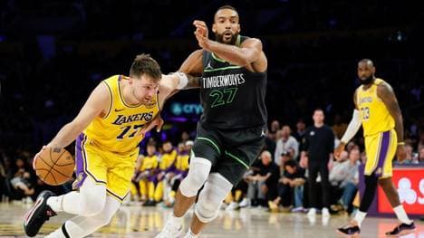 Kam im Februar zu den Lakers: Luka Doncic (l.)