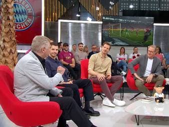 Luis Díaz erzielt im Spiel bei Union Berlin ein Traumtor aus spitzem Winkel, fällt allerdings auch mit einer Schwalbe auf. SPORT1-Experte Stefan Effenberg fordert eine Gelbe Karte für den Bayern-Star.