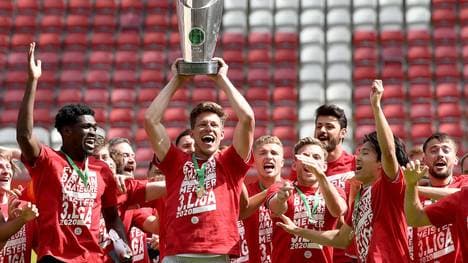 Der zweite Mannschaft des FC Bayern verlängert mit drei Spielern