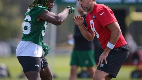 Quarterback Aaron Rodgers arbeitet bei den Jets an seinem Comeback