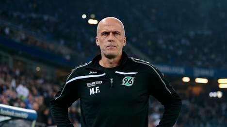 Michael Frontzeck genießt weiterhin das Vertrauen von Hannovers Präsident Martin Kind