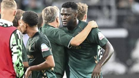 Victor Boniface erfreut seinen Coach