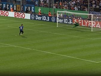 Hansa Rostock zittert sich im DFB-Pokal in die zweite Runde. Die Rostocker siegen beim FSV Frankfurt im Elfmeterschießen - dank Markus Kolke.