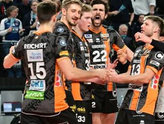 Berlin vorzeitig im Halbfinale