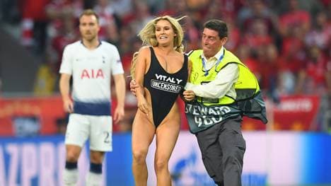 Flitzerin Kinsey Wolanski beim Endspiel der Champions League 2019 in Madrid
