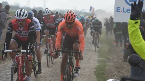 John Degenkolb (l./damals noch in Diensten von Trek-Segafredo) kennt die Hölle des Nordens aus eigener Erfahrung