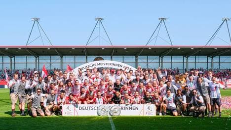 Die Frauen des FC Bayern München gehen als Titelverteidigerinnen in die Bundesligasaison 2023/24