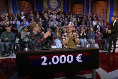 Plötzlich taucht die "Ally-Pally-Wespe" in ARD-Show auf