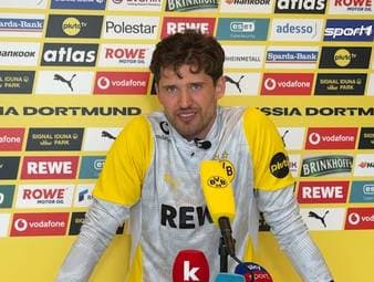 Immer wieder gibt es Transfergerüchte rund um BVB-Keeper Gregor Kobel. Im Rahmen einer Medienrunde beim Trainingslager in Marbella äußert sich der 28-Jährige dazu. 